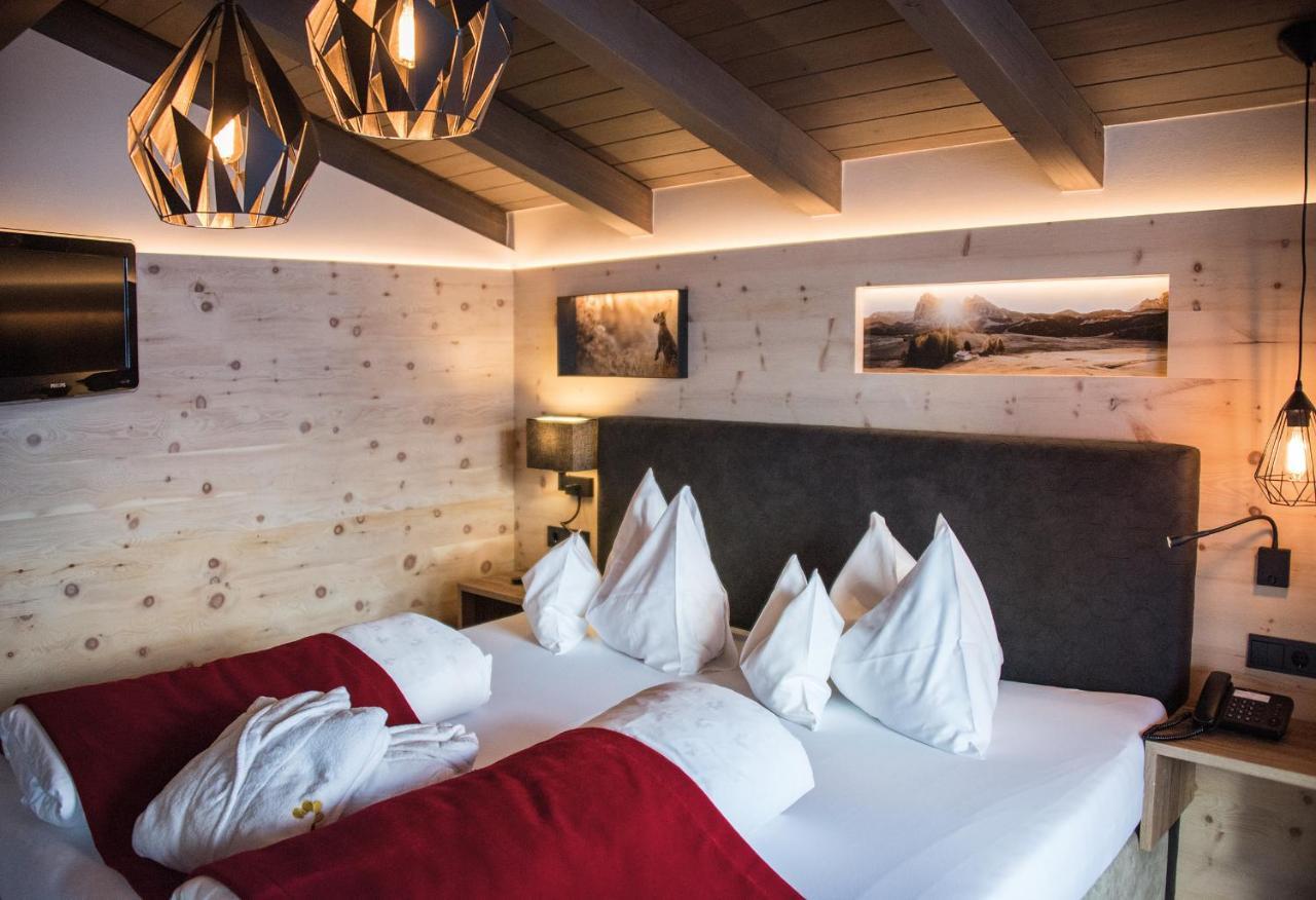 Hotel Goldknopf Alpe Di Siusi Buitenkant foto