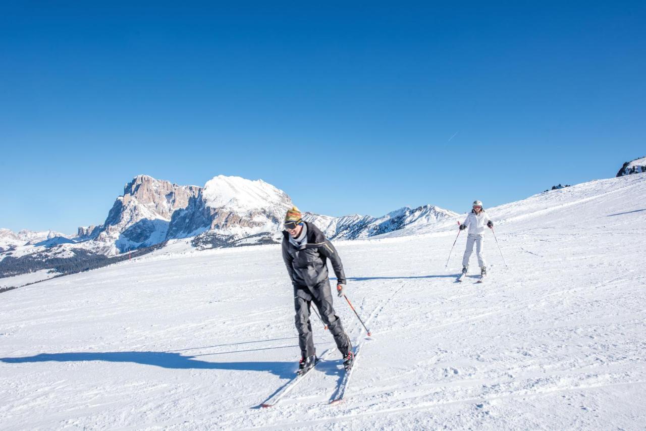 Hotel Goldknopf Alpe Di Siusi Buitenkant foto