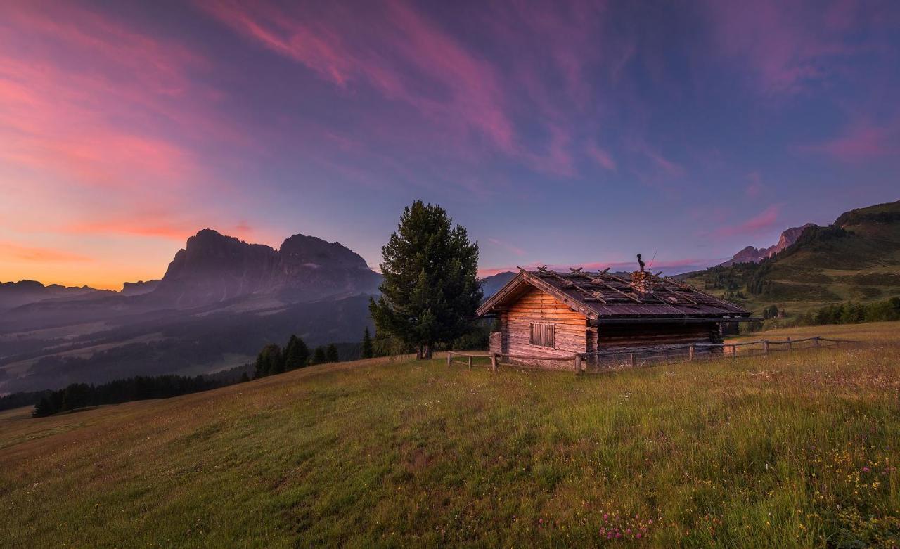 Hotel Goldknopf Alpe Di Siusi Buitenkant foto