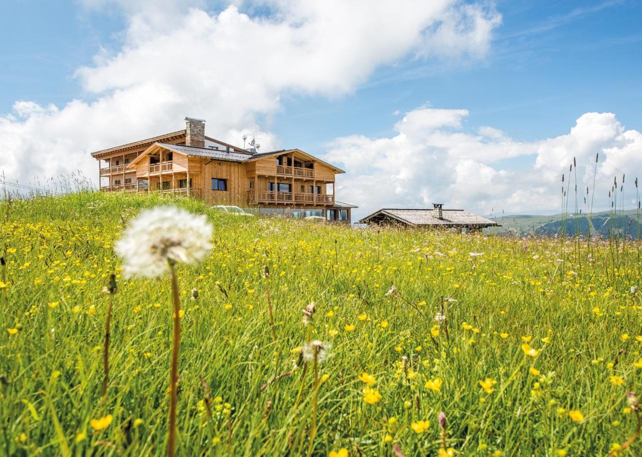 Hotel Goldknopf Alpe Di Siusi Buitenkant foto